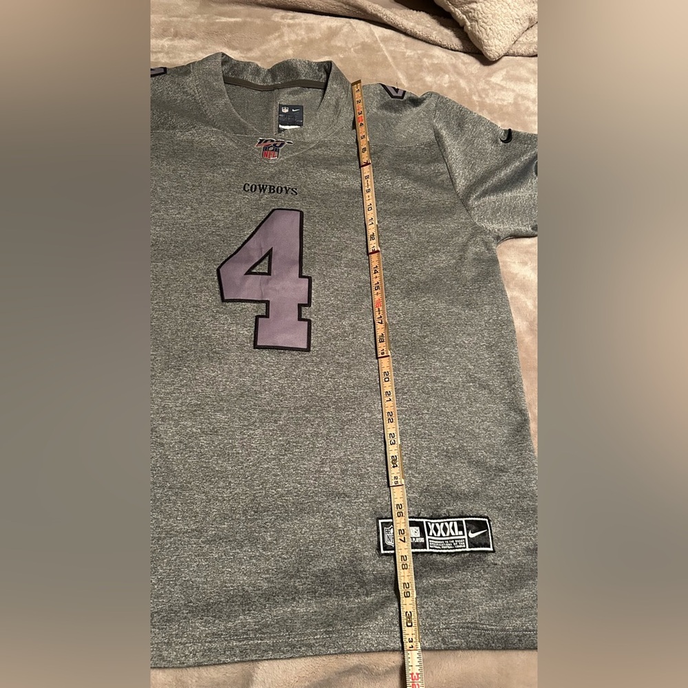 Men's Dallas Cowboys Jersey. Color on letters and numbers are gray. - Picture 4 of 6
